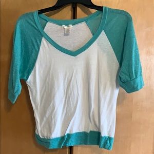 ⭐️Mint and white top half sleeves ⭐️